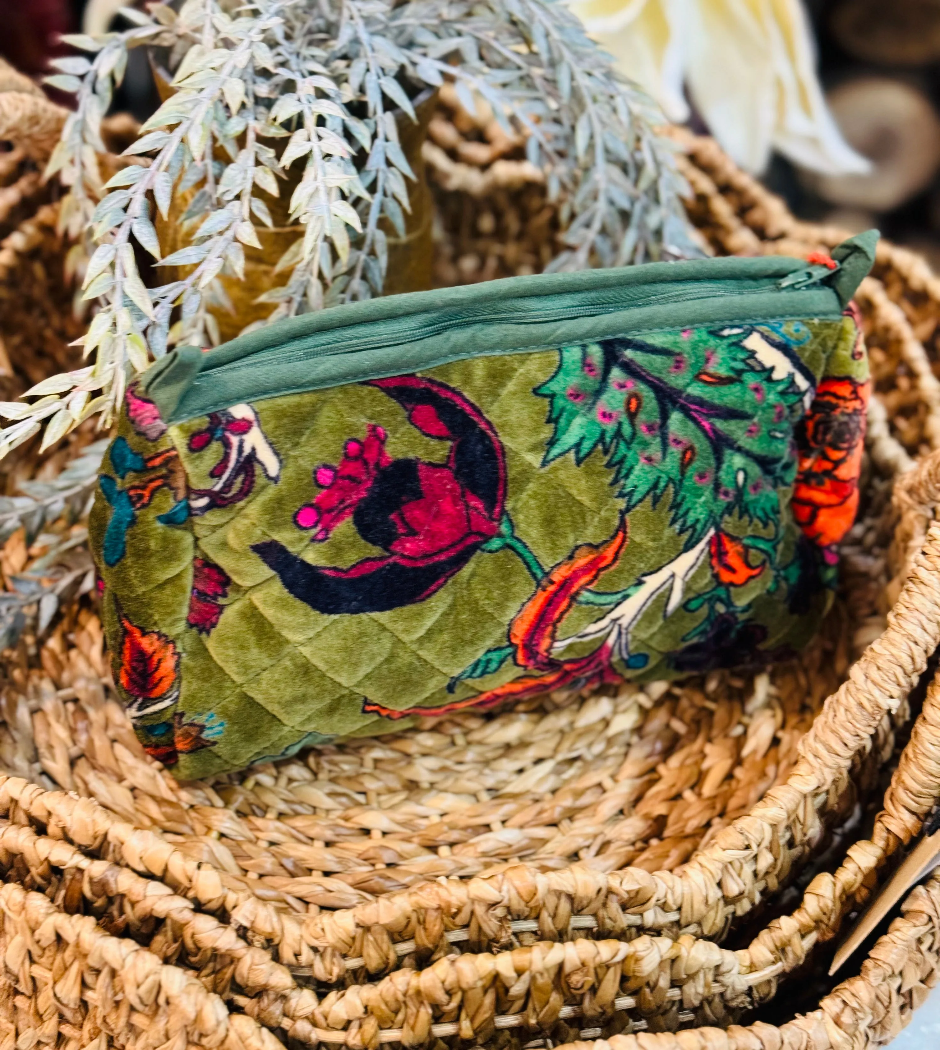 FLORAL VELVET COSMETIC POUCH