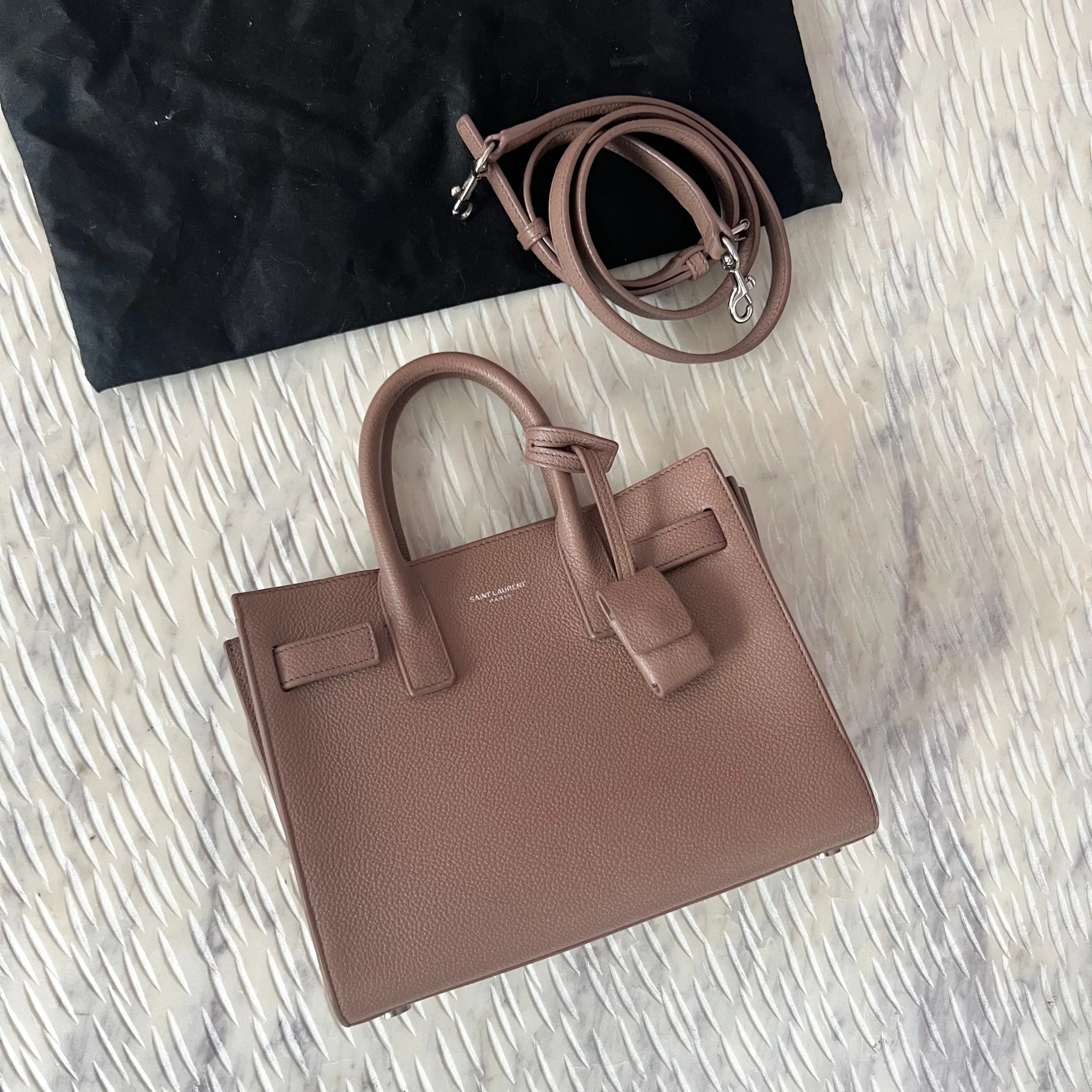 Luxurious Saint Laurent Sac De Jour Leather Tote Bag 